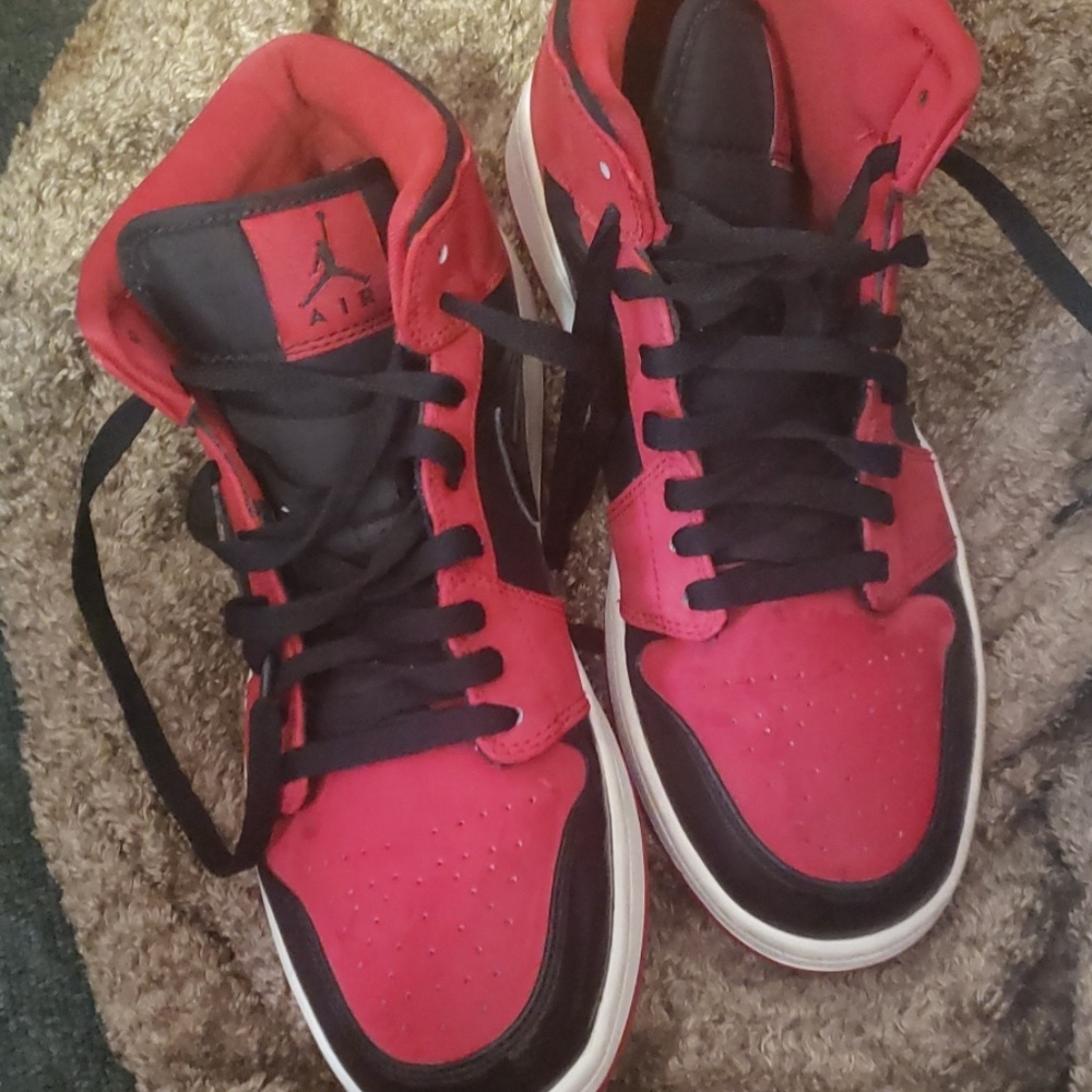 Aj1 mid bred 555472-005